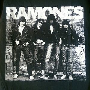 Ramones T-shirt size S