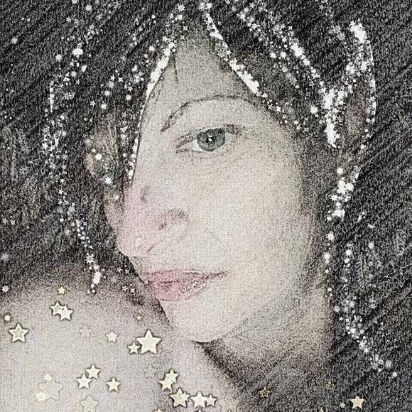 Meet your Posher, Liz