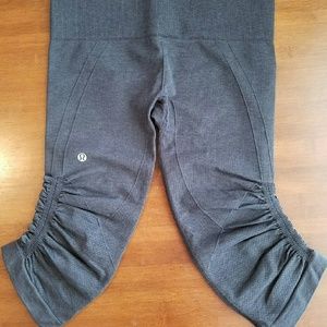 Lululemon Crops, New but without tags.