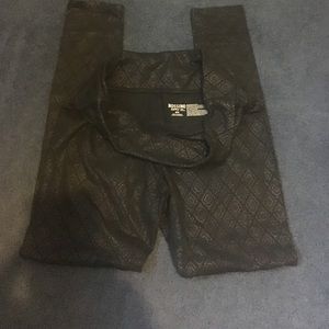 Black pattern leggings