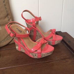 Pink strappy wedges!