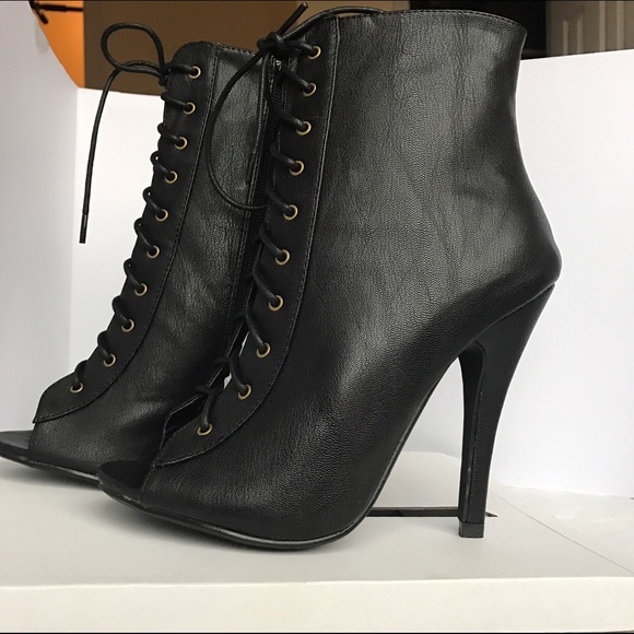 ‼️LAST ONE‼️ Lace-Up Ankle Booties⭐️ - Picture 2 of 4