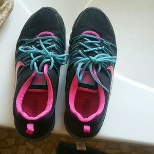 20% OFF Womens Nike shoes