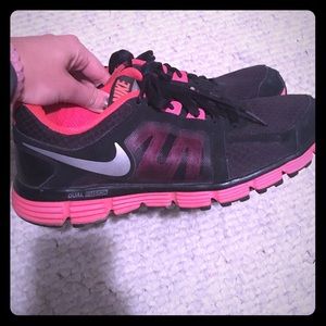 Nike women's dual fusion tennis shoes