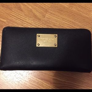 Michael Kors Continental Wallet