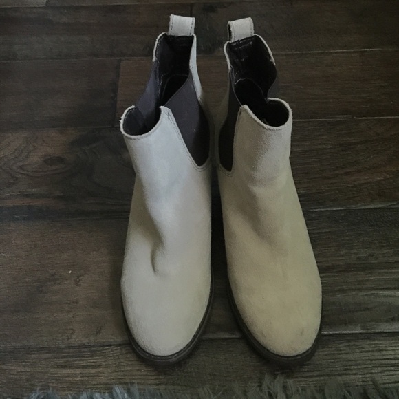 Steve Madden suede booties