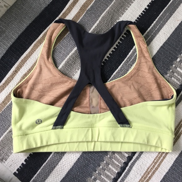 lululemon sports bra.
