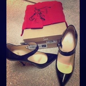 Christian Louboutin Neo pensee 120 patent