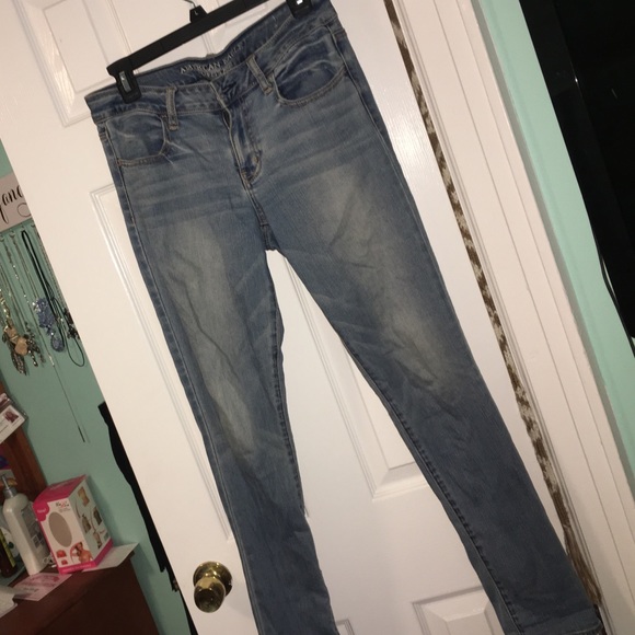 American Eagle light wash jeans