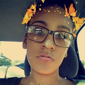 Meet your Posher, Idalys