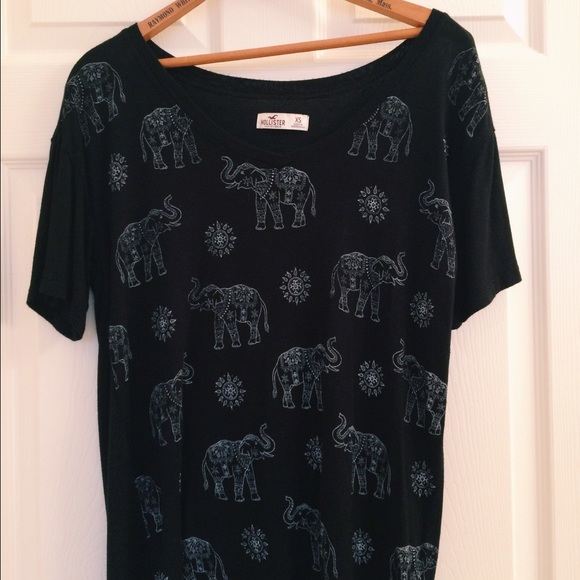 Hollister Flowy Black Top With Elephant Design - Picture 1 of 2