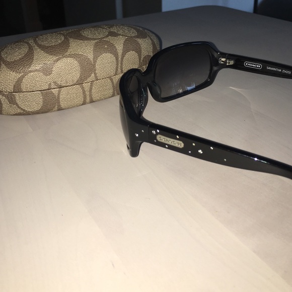 Coach sunglasses with case - Picture 4 of 4