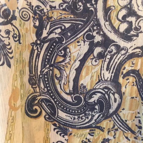 Asymmetrical sleeves top - Picture 4 of 4