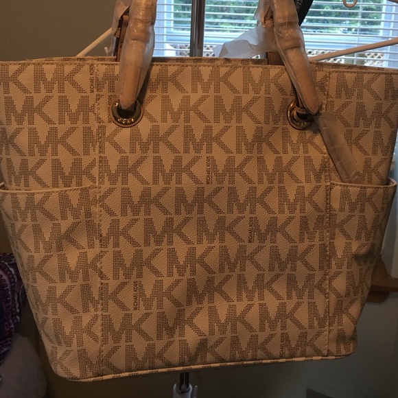 Brand-new  jet set bag