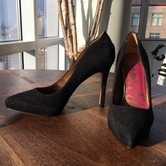 Sam Edelman Black Suede Pumps