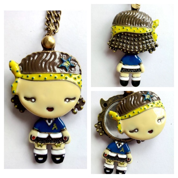 💕Harajuku Lovers Necklace💕 - Picture 3 of 4