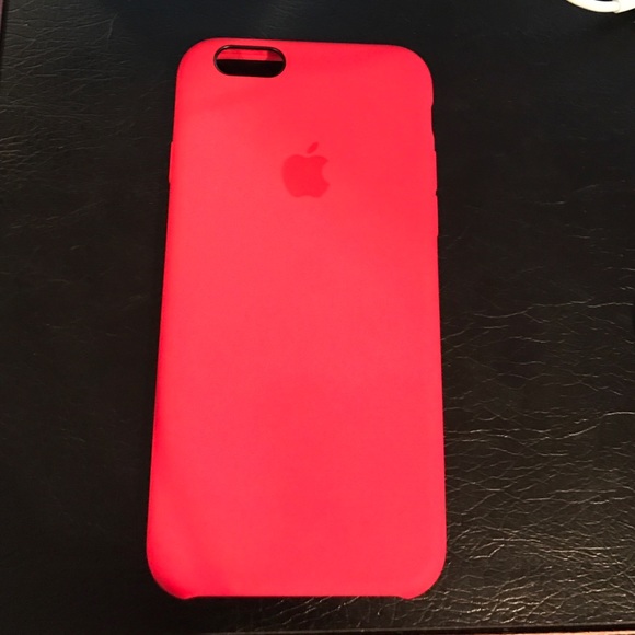 Red iPhone 6/6s silicone case.
