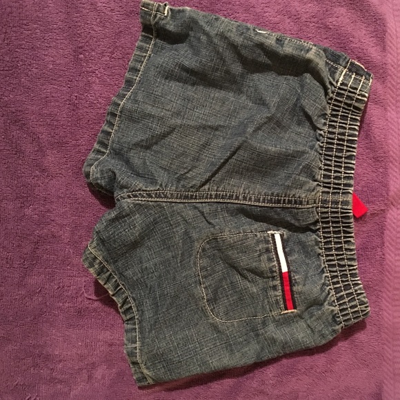 Tommy Hilfiger shorts - Picture 2 of 3