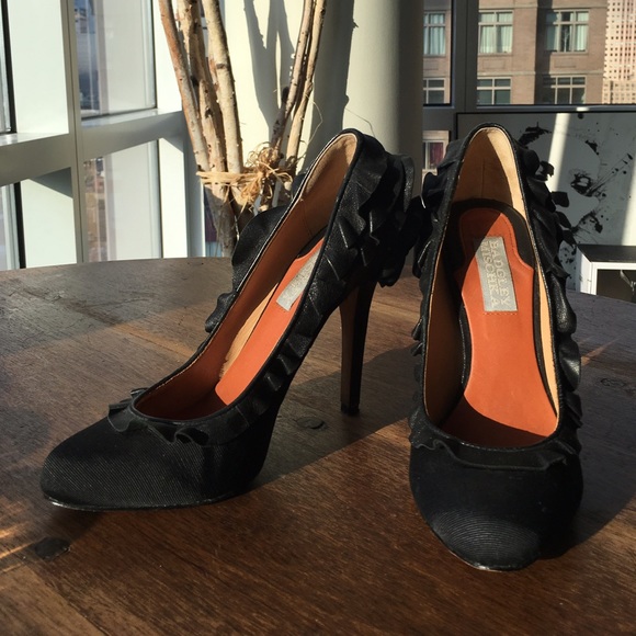 Badgley Mischka Leather Ruffle Pumps