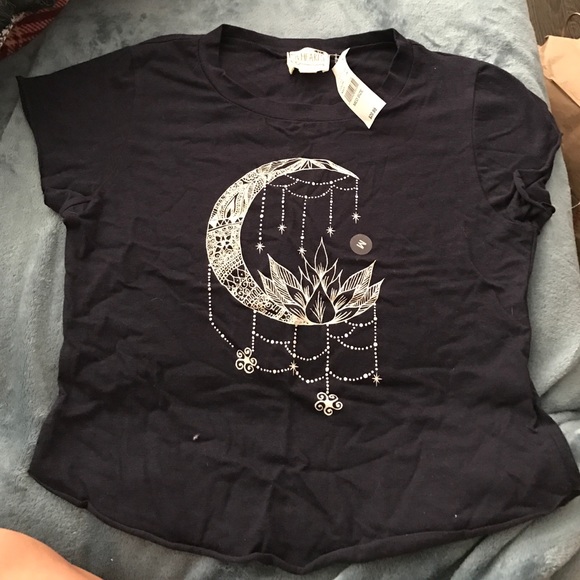 New with tags LA hearts crop top. Size Medium!