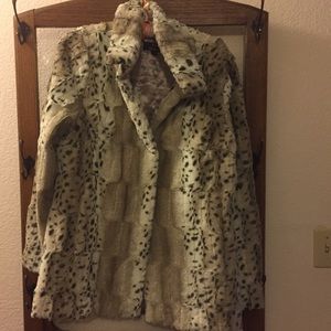 Dennis By Dennis Basso Fuax Fur Coat Size M 🔥