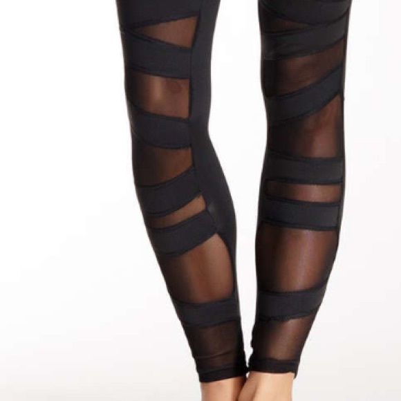 🎉RESTOCK🎉electric yoga // mesh ballerina legging - Picture 4 of 4