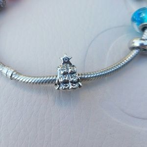 ***8HOUR FLASH SALE**Pandora Christmas tree charm!