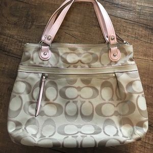 Medium size Coach bag