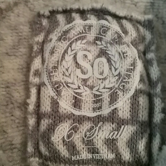 SO tribal pattern gray/white jacket with fur hood - Picture 4 of 4