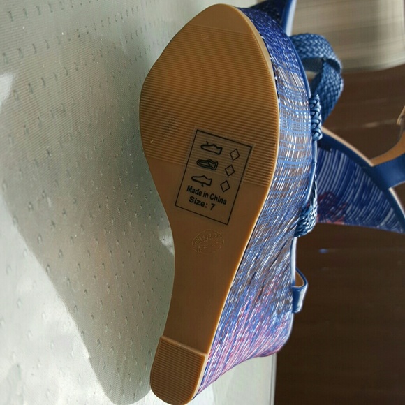 NEW Blue Wedges - Picture 3 of 3