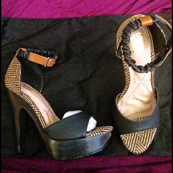 Aztec printed Black and Tan heels