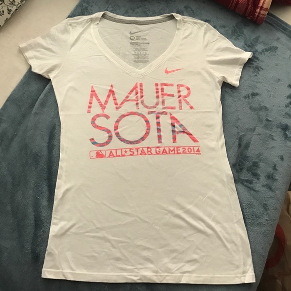 Nike never worn t shirt! Size Med!!
