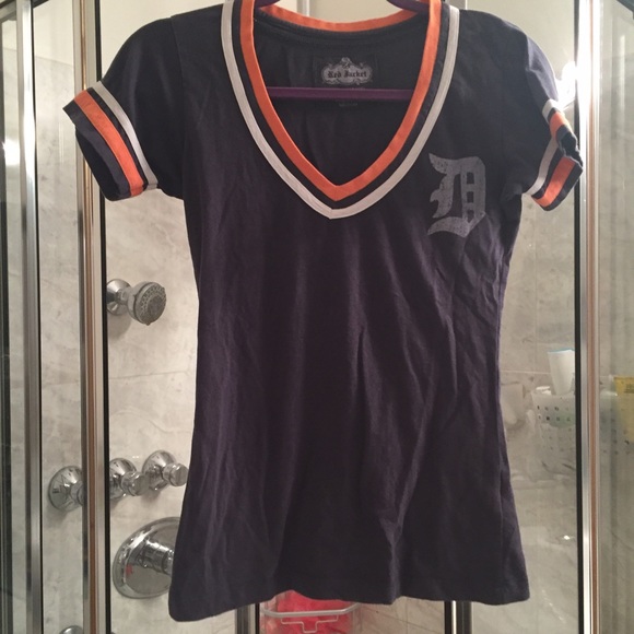 Sporty Tee