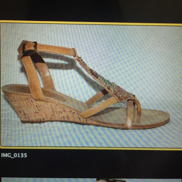 Platform Sandals - Picture 2 of 3