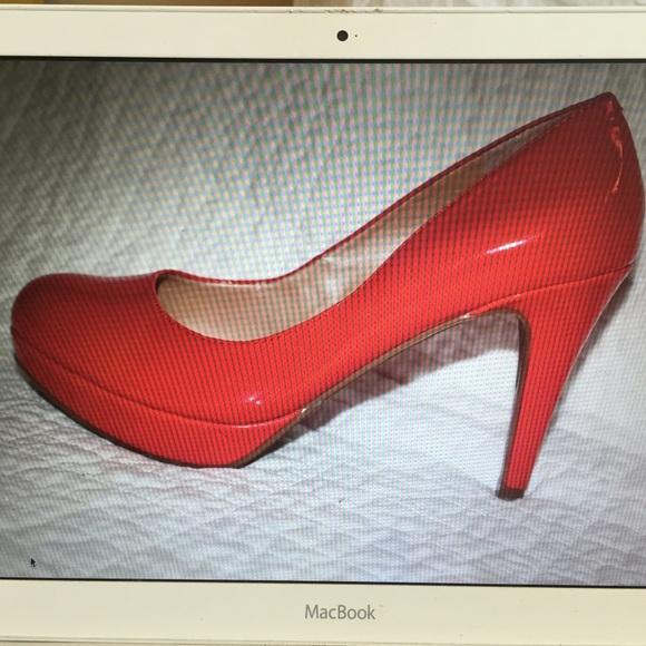 Red Heels - Picture 2 of 4