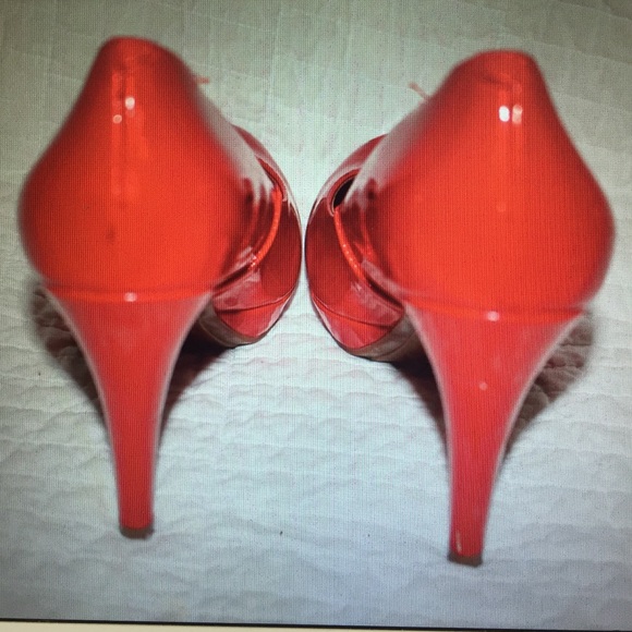 Red Heels - Picture 3 of 4