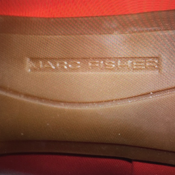 Red Heels - Picture 4 of 4