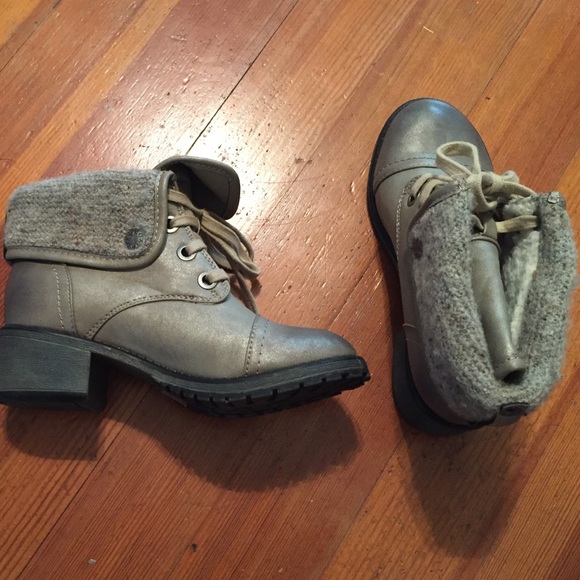 Roxy ankle boots