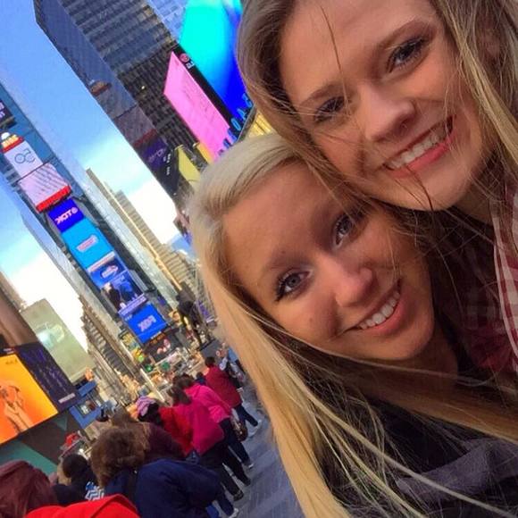 Meet your Posher, Leanne - Picture 1 of 1