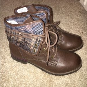 NWOT Ankle Combat Boots w/plaid cuff - size 8
