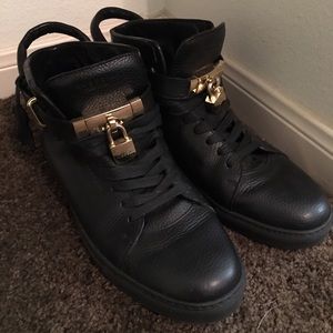 Buscemi all blk 18k gold lock sz11