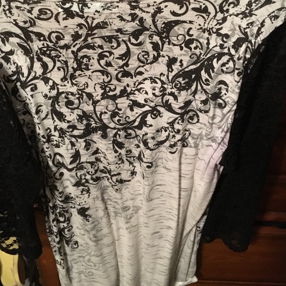 Maurices  women's top - Picture 4 of 4