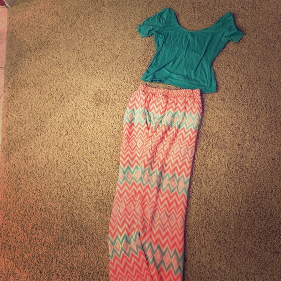 Maxi skirt and crop top - Picture 1 of 1