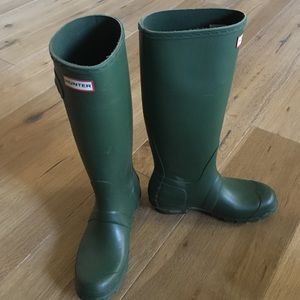 Hunter green rain boots