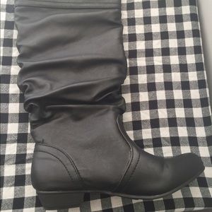 🌻Perfect boots for fall 🌻