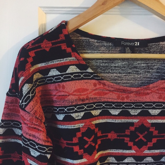 DONATED 🌿: Pattern Long Sleeve - Picture 2 of 5