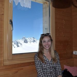 Meet your Posher, Alicia