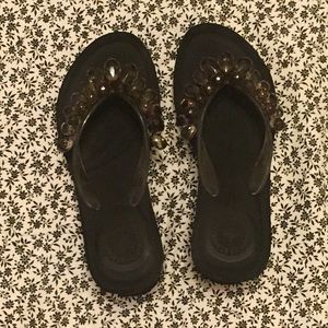 BCBG wedges!