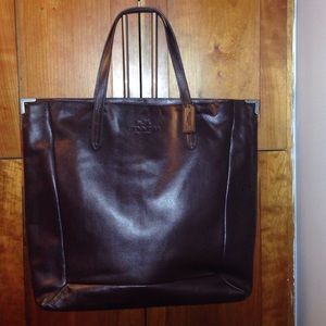Gorgeous Coach Burgandy " Shopper" .