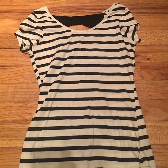 Trendy short sleeved striped shirt.